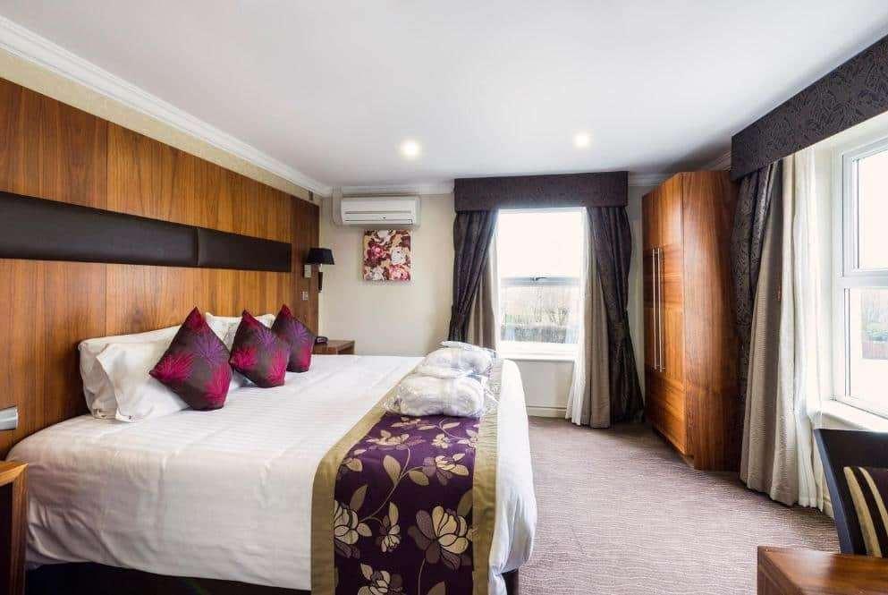 Cheltenham Regency Hotel Golden Valley Kamer foto