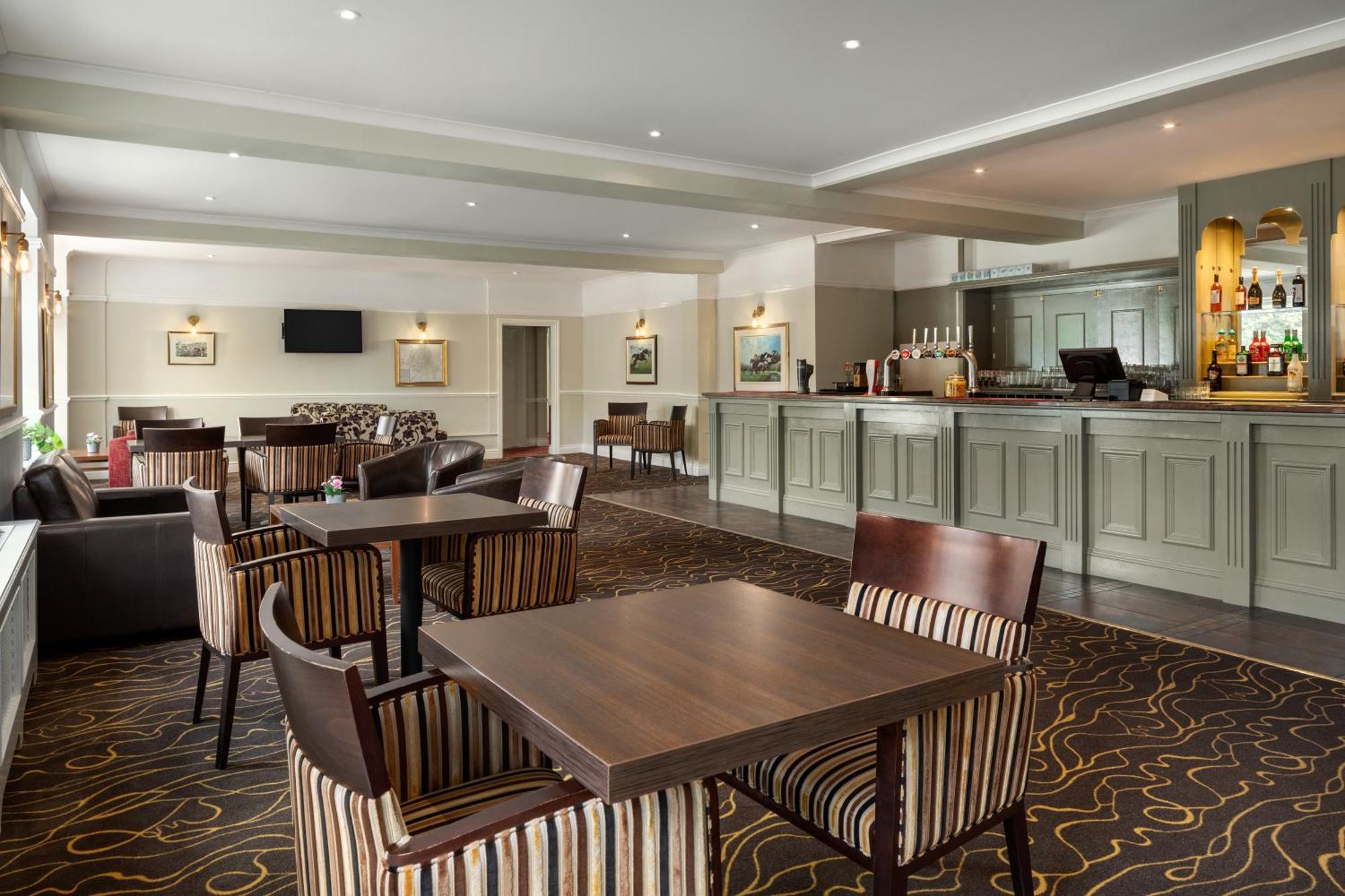 Cheltenham Regency Hotel Golden Valley Buitenkant foto