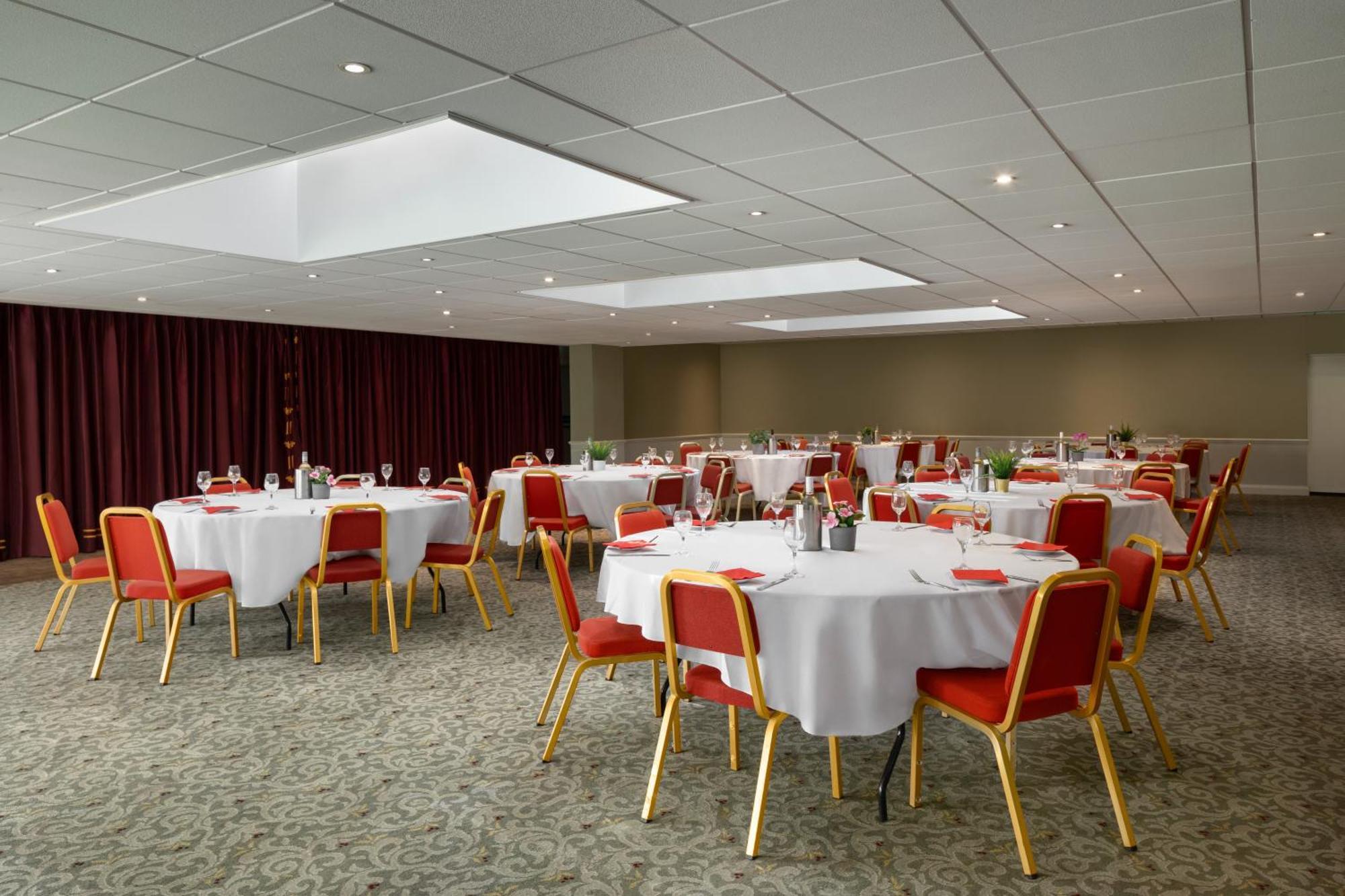 Cheltenham Regency Hotel Golden Valley Buitenkant foto