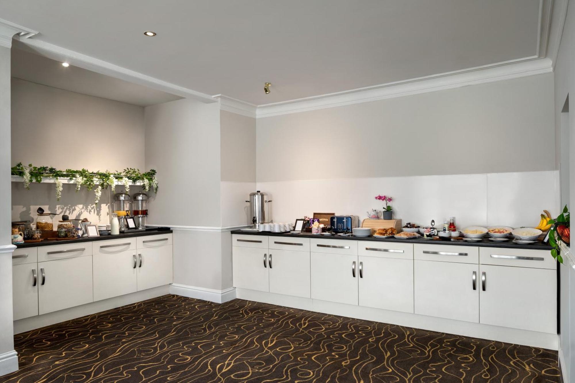 Cheltenham Regency Hotel Golden Valley Buitenkant foto