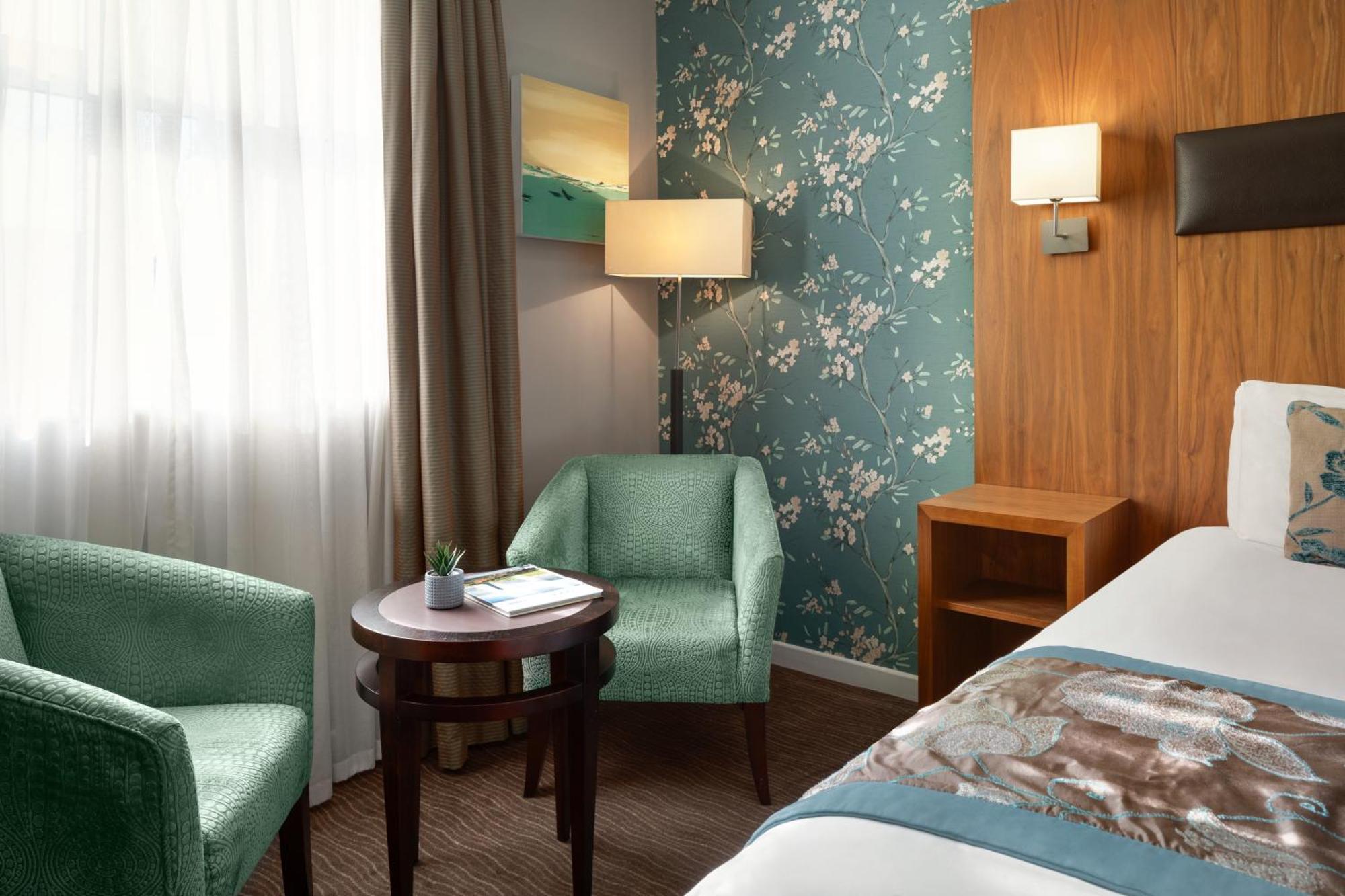 Cheltenham Regency Hotel Golden Valley Buitenkant foto